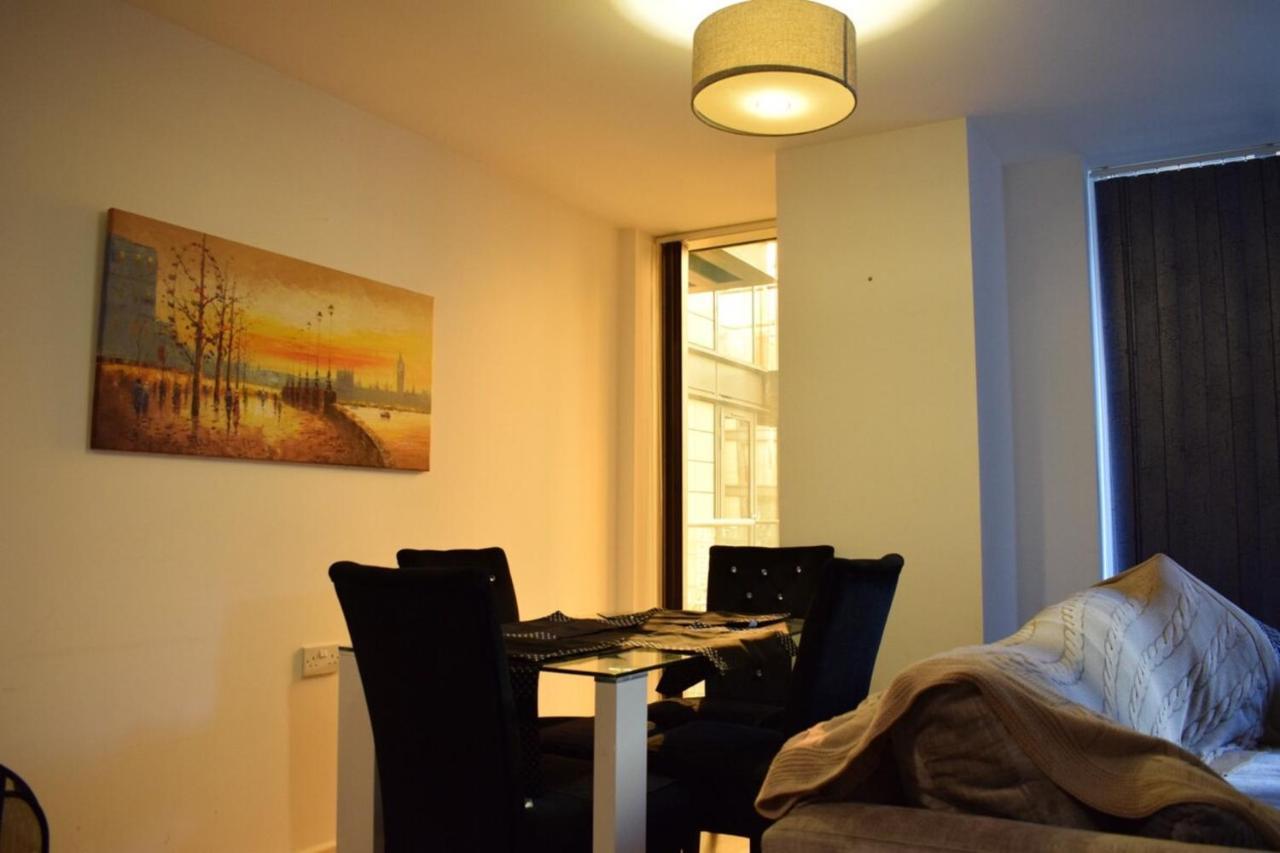 1 Bed In Canary Wharf With Vibrant City Views Lejlighed London Eksteriør billede